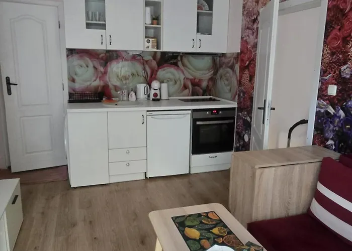 Roses Апартамент